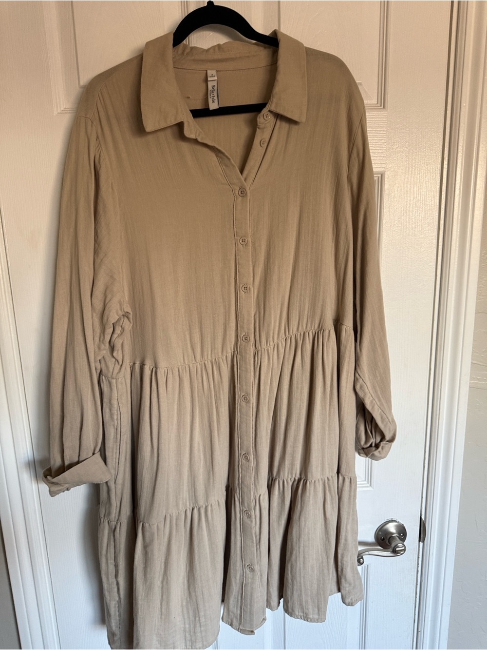 Torrid size 2 18/20 Women's Beige Tiered Button-Front Dress